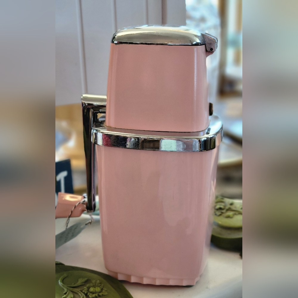 Vintage Mid Century Modern Bakelite Ice Crusher